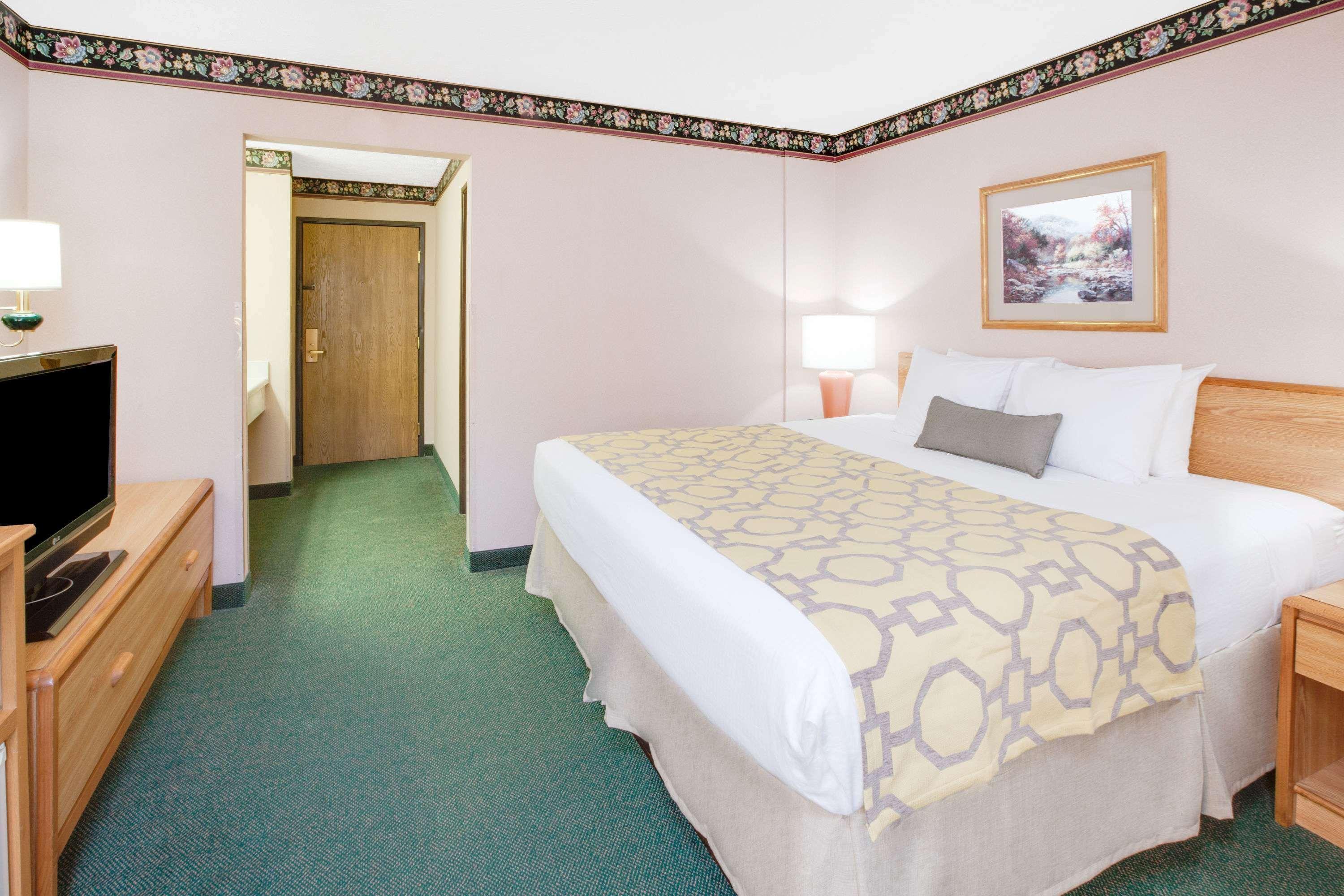 Baymont By Wyndham Traverse City Dış mekan fotoğraf