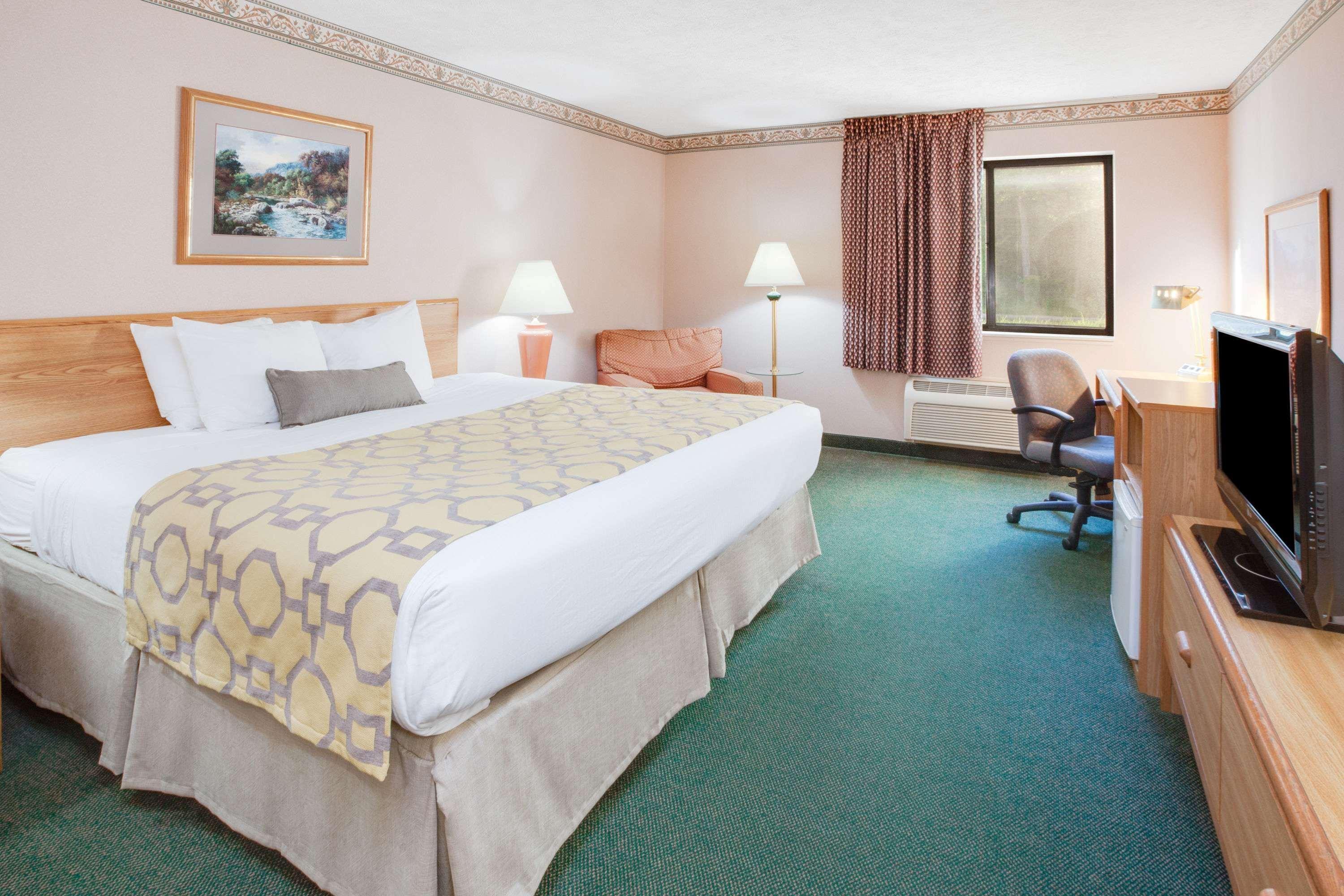 Baymont By Wyndham Traverse City Dış mekan fotoğraf
