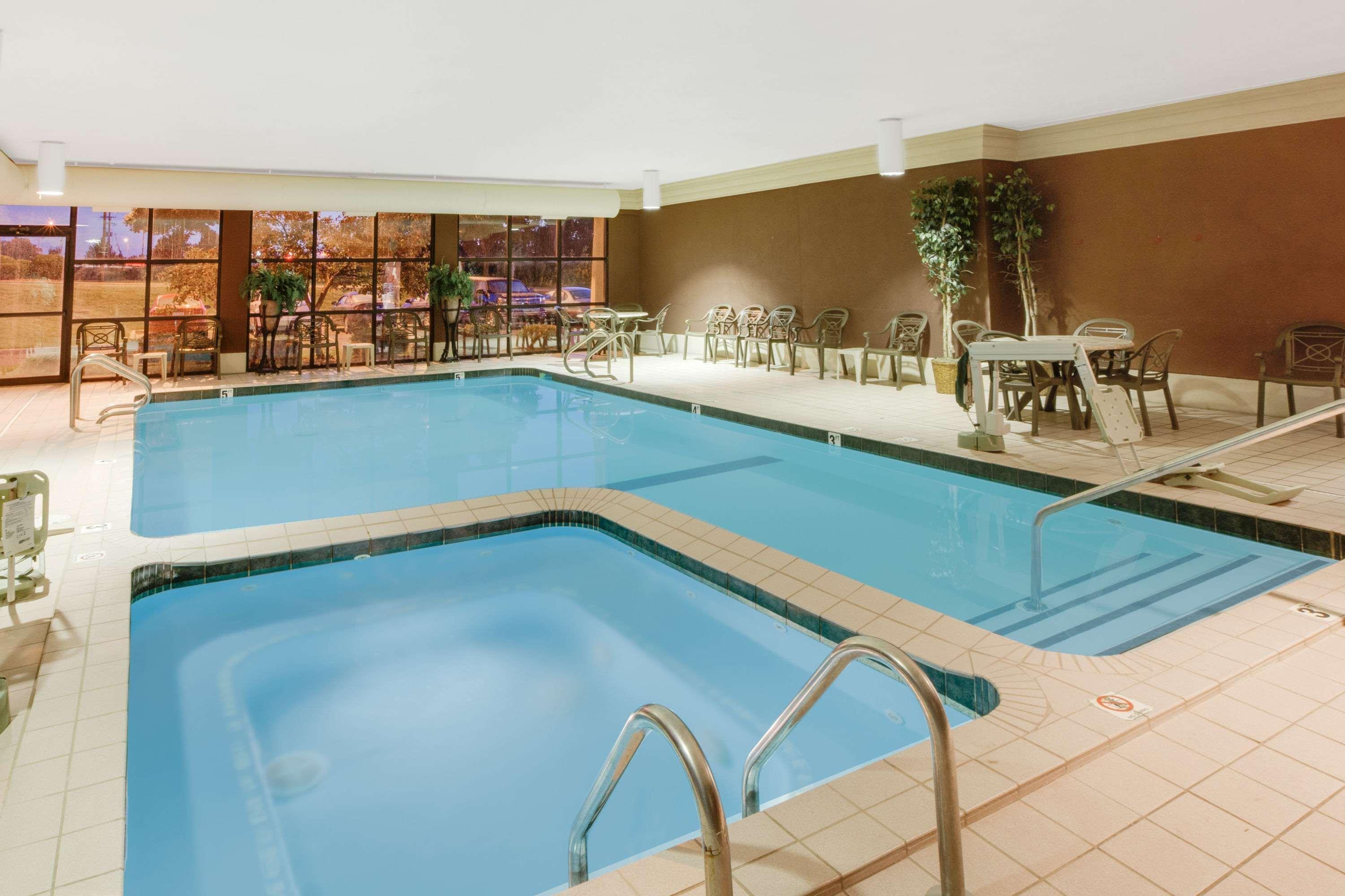 Baymont By Wyndham Traverse City Dış mekan fotoğraf